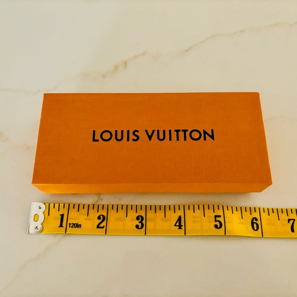 Louis Vuitton Empty gift box and bag with ribbon and tag. - Picture 6 of 7
